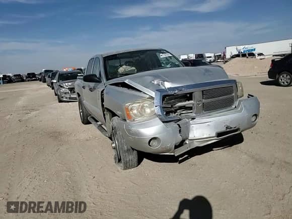 2007 Dodge Dakota SLT z VIN 1D7HE48N37S107379, wystawiony jako Copart lot #78156304 z przebiegiem 129 092 mil mil oraz Szkoda całkowita • Salvage title. Historia ofert i sprzedaży dostępna na DreamBid. Obrazek 10.