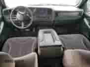 2001 GMC Sierra 1500 SLE z VIN 2GTEC19V011379010, wystawiony jako Copart lot #58369355 z przebiegiem 311 491 mil mil oraz Szkoda całkowita • Salvage title. Historia ofert i sprzedaży dostępna na DreamBid. Obrazek 8.