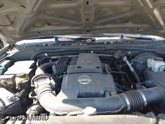 2005 Nissan Pathfinder SE z VIN 5N1AR18U75C716208, wystawiony jako IAAI lot #42449063 z przebiegiem 166 108 mil mil oraz . Historia ofert i sprzedaży dostępna na DreamBid. Obrazek 10.