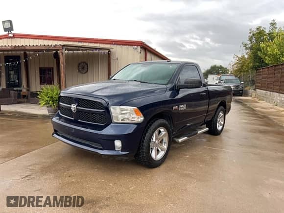 2013 Ram 1500 Express z VIN 3C6JR6AT0DG586603, wystawiony jako Copart lot #89439105 z przebiegiem 110 877 mil mil oraz Czysty tytuł • Clean title. Historia ofert i sprzedaży dostępna na DreamBid. Obrazek 2.