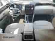 2024 Hyundai Tucson SEL z VIN 5NMJF3DE9RH355773, wystawiony jako Copart lot #61088235 z przebiegiem 56 404 mil mil oraz Szkoda całkowita • Salvage title. Historia ofert i sprzedaży dostępna na DreamBid. Obrazek 8.