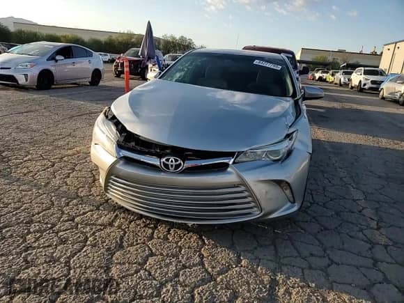 2015 Toyota Camry SE z VIN 4T1BF1FK2FU935782, wystawiony jako Copart lot #84227795 z przebiegiem 114 003 mil mil oraz Szkoda całkowita • Salvage title. Historia ofert i sprzedaży dostępna na DreamBid. Obrazek 13.