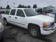 2005 GMC Sierra 1500 SLE z VIN 2GTEK13T751180214, wystawiony jako Copart lot #84294625 z przebiegiem 174 546 mil mil oraz Czysty tytuł • Clean title. Historia ofert i sprzedaży dostępna na DreamBid. Obrazek 4.