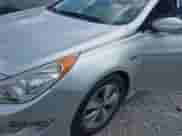 2012 Hyundai Sonata Hybrid z VIN KMHEC4A41CA062216, wystawiony jako IAAI lot #43115615 z przebiegiem 70 347 mil mil oraz . Historia ofert i sprzedaży dostępna na DreamBid. Obrazek 12.