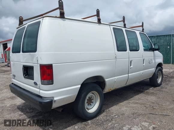 2003 Ford Econoline Cargo z VIN 1FTNE24283HB19533, wystawiony jako IAAI lot #42357493 z przebiegiem 254 496 mil mil oraz . Historia ofert i sprzedaży dostępna na DreamBid. Obrazek 4.
