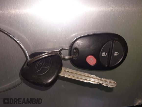 2012 Toyota Sienna z VIN 5TDKA3DC2CS013412, wystawiony jako IAAI lot #43273974 z przebiegiem 193 603 mil mil oraz . Historia ofert i sprzedaży dostępna na DreamBid. Obrazek 11.