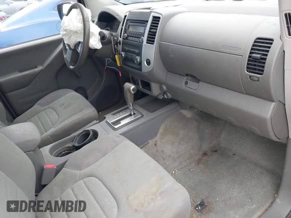 2016 Nissan Frontier S z VIN 1N6BD0CT3GN781772, wystawiony jako IAAI lot #42721275 z przebiegiem 105 063 mil mil oraz . Historia ofert i sprzedaży dostępna na DreamBid. Obrazek 5.