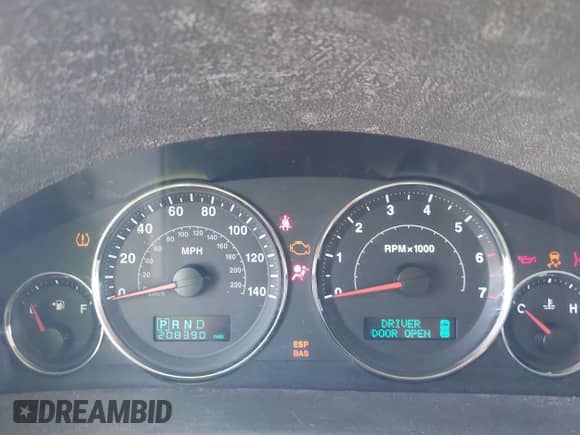 2007 Jeep Commander Sport with VIN 1J8HH48K07C587312, listed as a IAAI auction lot 42004278 with 208,390 mi miles and . Bid and sale history available at DreamBid. Image 7.