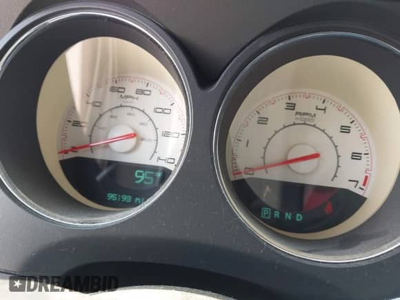 2011 Dodge Challenger with VIN 2B3CJ4DG5BH501071, listed as a IAAI auction lot 43240663 with 95,193 mi miles and . Bid and sale history available at DreamBid. Image 7.