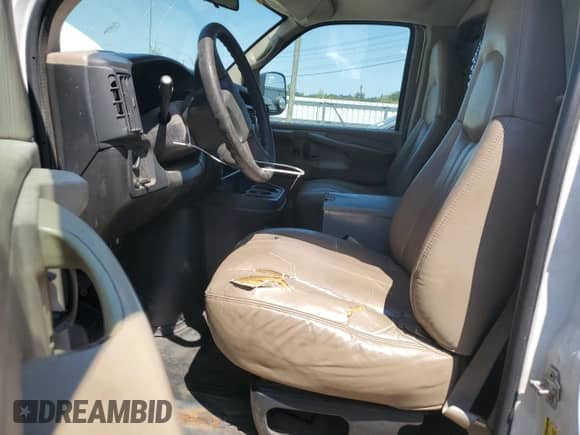 2006 Chevrolet Express Cargo с VIN 1GCFG15X861178565, выставлен на аукционе Copart как лот 70487165 с пробегом Не указан миль и Списание • Salvage title. История ставок и продаж доступна на DreamBid. Изображение 7.