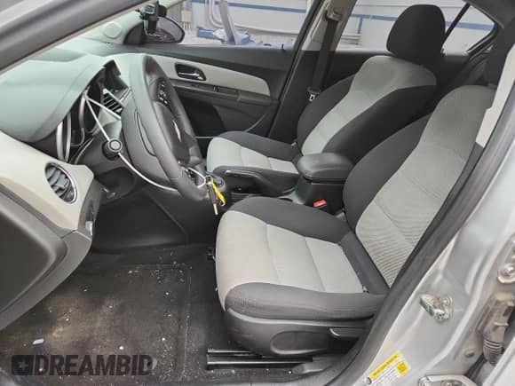 2015 Chevrolet Cruze LS with VIN 1G1PB5SH1F7137448, listed as a Copart auction lot 70142395 with 61,585 mi miles and Clean title. Bid and sale history available at DreamBid. Image 7.