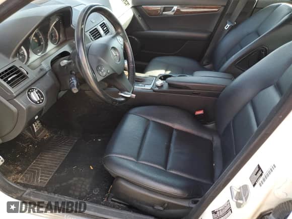 2009 Mercedes-Benz C 300 Sport с VIN WDDGF54X29R076576, выставлен на аукционе Copart как лот 85828945 с пробегом 128 147 миль миль и Списание • Salvage title. История ставок и продаж доступна на DreamBid. Изображение 7.