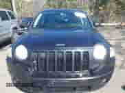 2010 Jeep Compass Sport z VIN 1J4NT1FB1AD624776, wystawiony jako IAAI lot #41571247 z przebiegiem 172 799 mil mil oraz . Historia ofert i sprzedaży dostępna na DreamBid. Obrazek 12.