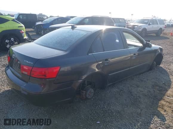 2009 Hyundai Sonata GLS z VIN 5NPET46C19H465005, wystawiony jako IAAI lot #43119633 z przebiegiem 171 434 mil mil oraz . Historia ofert i sprzedaży dostępna na DreamBid. Obrazek 4.