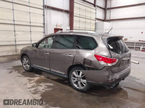 2013 Nissan Pathfinder SV z VIN 5N1AR2MM2DC671530, wystawiony jako IAAI lot #42834056 z przebiegiem 125 124 mil mil oraz . Historia ofert i sprzedaży dostępna na DreamBid. Obrazek 3.