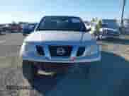 2014 Nissan Frontier SV z VIN 1N6AD0EV2EN744249, wystawiony jako IAAI lot #43030992 z przebiegiem 114 208 mil mil oraz . Historia ofert i sprzedaży dostępna na DreamBid. Obrazek 13.