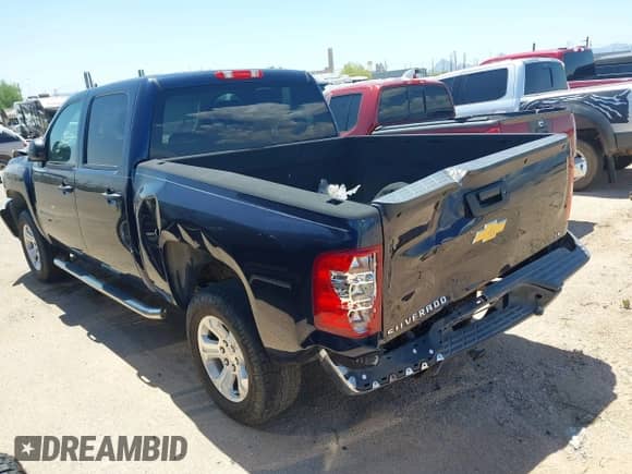 2012 Chevrolet Silverado 1500 LS z VIN 3GCPCREA1CG173747, wystawiony jako IAAI lot #38735637 z przebiegiem 162 027 mil mil oraz . Historia ofert i sprzedaży dostępna na DreamBid. Obrazek 3.