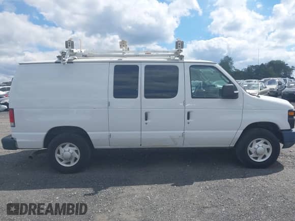 2014 Ford Econoline Cargo Commercial с VIN 1FTNE2EL2EDA35239, выставлен на аукционе IAAI как лот 42795973 с пробегом 121 178 миль миль и . История ставок и продаж доступна на DreamBid. Изображение 13.