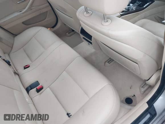 2014 BMW 5 Series 528i z VIN WBA5A5C50ED503595, wystawiony jako IAAI lot #42641762 z przebiegiem 100 608 mil mil oraz . Historia ofert i sprzedaży dostępna na DreamBid. Obrazek 8.