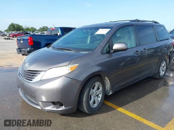 2017 Toyota Sienna LE Auto Access Seat with VIN 5TDKZ3DC1HS789577, listed as a IAAI auction lot 42768987 with 185,511 mi miles and . Bid and sale history available at DreamBid. Image 17.