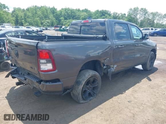 2020 Ram 1500 Big Horn z VIN 1C6SRFFT4LN185235, wystawiony jako IAAI lot #42551203 z przebiegiem 57 459 mil mil oraz . Historia ofert i sprzedaży dostępna na DreamBid. Obrazek 17.