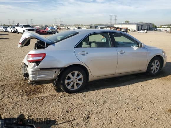 2011 Toyota Camry LE with VIN 4T1BF3EKXBU666616, listed as a Copart auction lot 84619525 with 116,796 mi miles and Salvage title. Bid and sale history available at DreamBid. Image 3.
