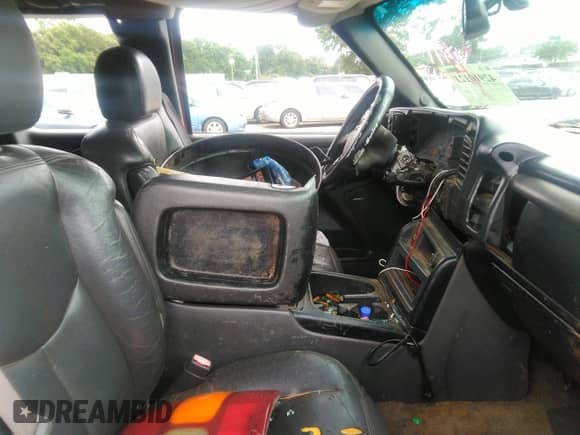 2004 GMC Sierra 1500 SLT with VIN 1GTEK19T04E114740, listed as a IAAI auction lot 42910121 with Not provided miles and . Bid and sale history available at DreamBid. Image 5.