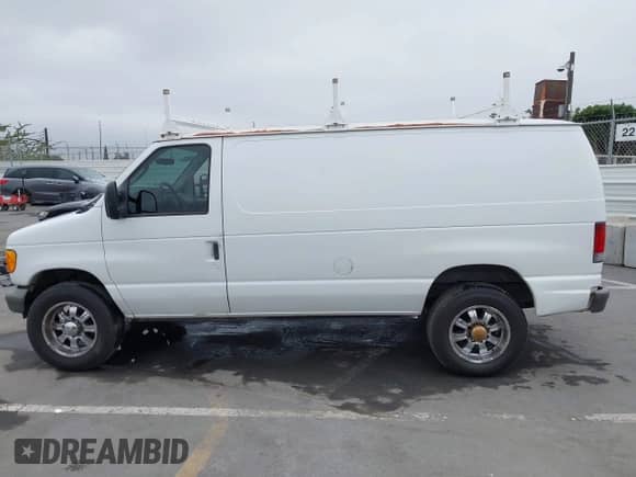 2004 Ford Econoline Cargo z VIN 1FTNE24LX4HB54794, wystawiony jako IAAI lot #42990530 z przebiegiem 205 729 mil mil oraz . Historia ofert i sprzedaży dostępna na DreamBid. Obrazek 14.