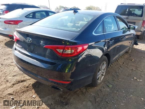 2017 Hyundai Sonata SE z VIN 5NPE24AF1HH467596, wystawiony jako IAAI lot #43214735 z przebiegiem 124 890 mil mil oraz . Historia ofert i sprzedaży dostępna na DreamBid. Obrazek 4.