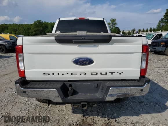 2017 Ford F-250 Lariat с VIN 1FT7W2BTXHEC81609, выставлен на аукционе Copart как лот 55290255 с пробегом 177 490 миль миль и Списание • Salvage title. История ставок и продаж доступна на DreamBid. Изображение 6.