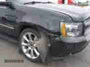 2013 Chevrolet Tahoe LTZ z VIN 1GNSKCE07DR180583, wystawiony jako IAAI lot #43188165 z przebiegiem 148 943 mil mil oraz . Historia ofert i sprzedaży dostępna na DreamBid. Obrazek 6.
