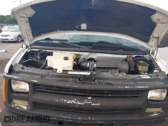 2001 Chevrolet Express z VIN 1GNFG15W211209316, wystawiony jako IAAI lot #42684545 z przebiegiem 212 544 mil mil oraz . Historia ofert i sprzedaży dostępna na DreamBid. Obrazek 10.