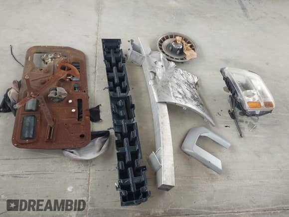 1993 Chevrolet Silverado 1500 с VIN 1GCEC14Z5PE102015, выставлен на аукционе IAAI как лот 42653937 с пробегом 107 948 миль миль и . История ставок и продаж доступна на DreamBid. Изображение 12.