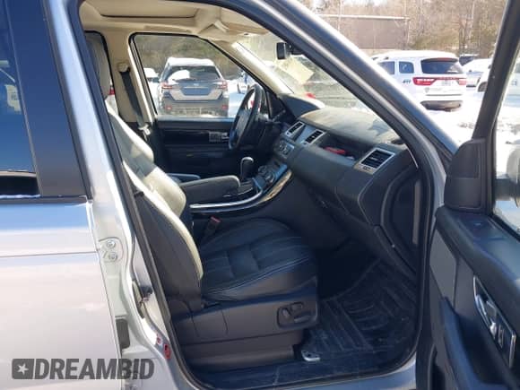 2011 Land Rover Range Rover Sport SC z VIN SALSH2E4XBA274563, wystawiony jako IAAI lot #41614852 z przebiegiem 114 586 mil mil oraz . Historia ofert i sprzedaży dostępna na DreamBid. Obrazek 5.