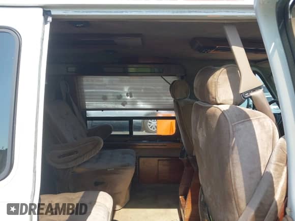 1993 Chevrolet Chevy Van с VIN 1GBEG25K2PF318995, выставлен на аукционе IAAI как лот 42588614 с пробегом 751 509 миль миль и . История ставок и продаж доступна на DreamBid. Изображение 8.