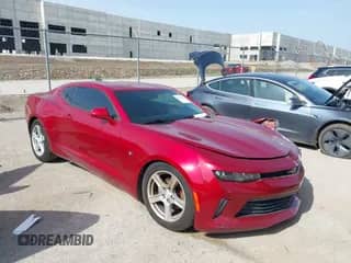 2018 Chevrolet Camaro 1LT с VIN 1G1FB1RX2J0162085, выставлен на аукционе IAAI как лот 42767276 с пробегом 144 009 миль миль и . История ставок и продаж доступна на DreamBid. Изображение 1.