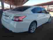 2015 Nissan Altima S z VIN 1N4AL3AP8FC441056, wystawiony jako IAAI lot #43225503 z przebiegiem 181 844 mil mil oraz . Historia ofert i sprzedaży dostępna na DreamBid. Obrazek 4.