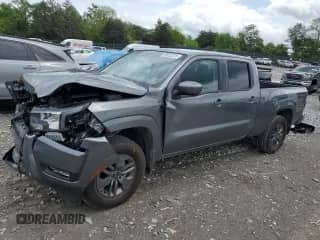 2025 Nissan Frontier SV с VIN 1N6ED1FK4SN612861, выставлен на аукционе Copart как лот 55233235 с пробегом 5 001 миль миль и Списание • Salvage title. История ставок и продаж доступна на DreamBid. Изображение 1.