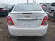 2013 Chevrolet Sonic LTZ z VIN 1G1JE5SB6D4105019, wystawiony jako IAAI lot #41758082 z przebiegiem 172 128 mil mil oraz . Historia ofert i sprzedaży dostępna na DreamBid. Obrazek 16.