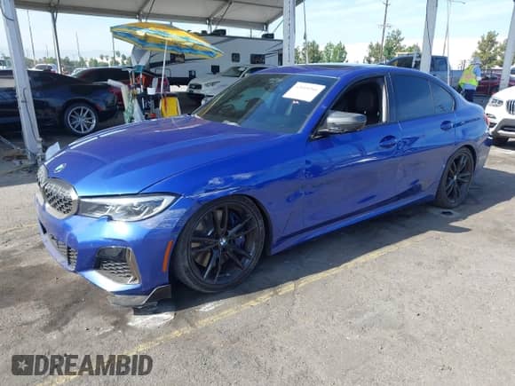 2020 BMW 3 Series M340i z VIN 3MW5U7J09L8B32215, wystawiony jako IAAI lot #43019266 z przebiegiem 25 919 mil mil oraz . Historia ofert i sprzedaży dostępna na DreamBid. Obrazek 23.