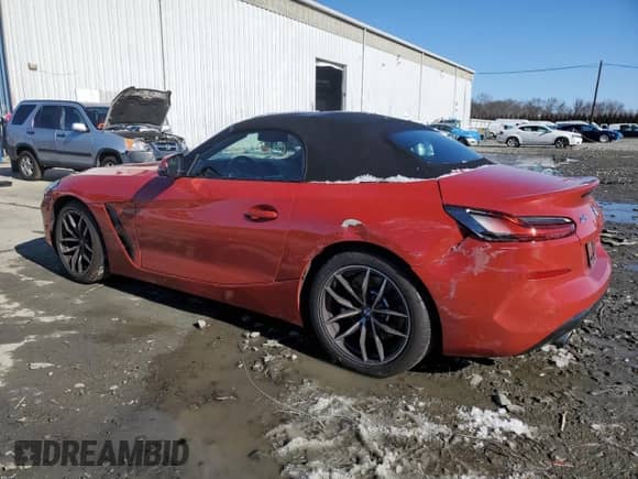 2021 BMW Z4 sDrive30i with VIN WBAHF3C05MWX36897, listed as a Copart auction lot 42633724 with 21,141 mi miles and . Bid and sale history available at DreamBid. Image 2.