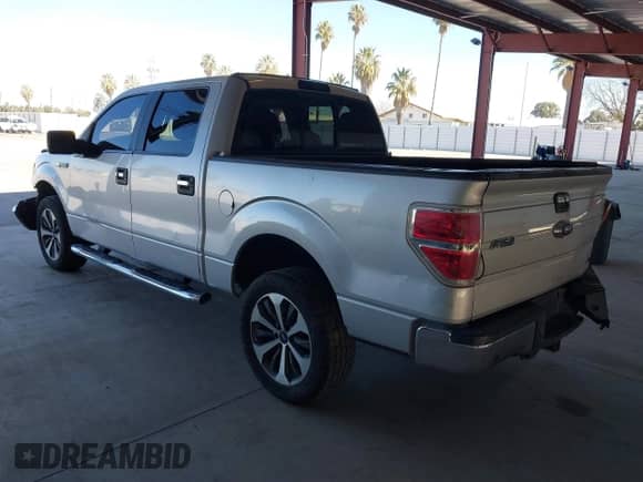 2013 Ford F-150 XL z VIN 1FTFW1CF4DKF20629, wystawiony jako IAAI lot #41857581 z przebiegiem 509 894 mil mil oraz . Historia ofert i sprzedaży dostępna na DreamBid. Obrazek 3.