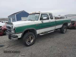 1992 Dodge D/W 250 with VIN 3B7KM23C3NM507302, listed as a Copart auction lot 41542815 with 217,340 mi miles and Clean title. Bid and sale history available at DreamBid. Image 1.