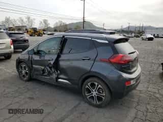 2018 Chevrolet Bolt EV Premier z VIN 1G1FX6S05J4131725, wystawiony jako Copart lot #41514173 z przebiegiem 133 273 mil mil oraz . Historia ofert i sprzedaży dostępna na DreamBid. Obrazek 2.