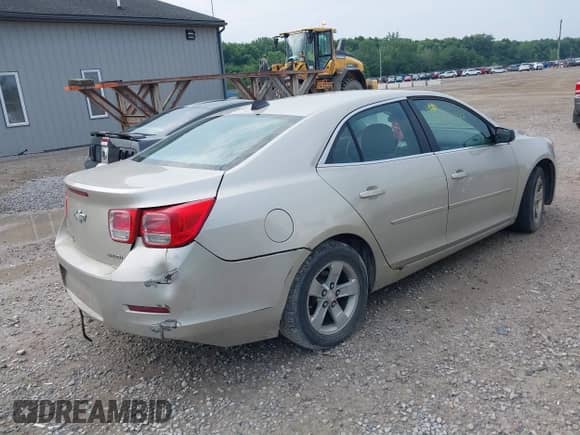 2013 Chevrolet Malibu LS с VIN 1G11B5SA8DF336671, выставлен на аукционе IAAI как лот 42617982 с пробегом Не указан миль и . История ставок и продаж доступна на DreamBid. Изображение 4.
