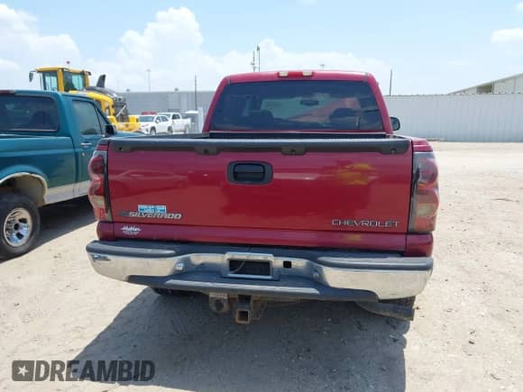 2005 Chevrolet Silverado 1500 Z71 с VIN 2GCEK13T551143145, выставлен на аукционе IAAI как лот 42439955 с пробегом Не указан миль и . История ставок и продаж доступна на DreamBid. Изображение 16.