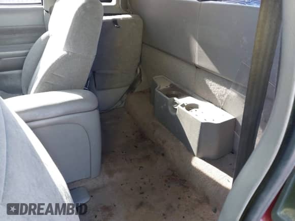 2000 Chevrolet S-10 LS с VIN 1GCCS19W4Y8156740, выставлен на аукционе IAAI как лот 40663715 с пробегом 276 781 миль миль и . История ставок и продаж доступна на DreamBid. Изображение 8.