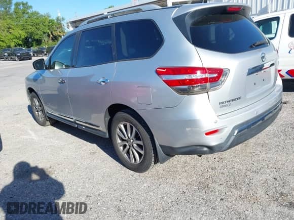 2014 Nissan Pathfinder Platinum Hybrid with VIN 5N1CR2MN2EC637638, listed as a IAAI auction lot 41855108 with 137,387 mi miles and . Bid and sale history available at DreamBid. Image 3.