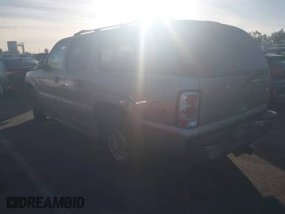 2000 Chevrolet Suburban LT z VIN 3GNGC26U7YG189093, wystawiony jako IAAI lot #41129079 z przebiegiem 346 765 mil mil oraz . Historia ofert i sprzedaży dostępna na DreamBid. Obrazek 3.