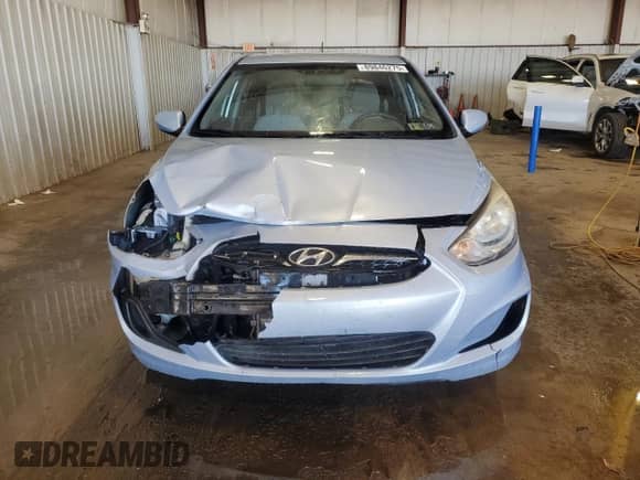 2012 Hyundai Accent GS z VIN KMHCT5AE4CU042837, wystawiony jako Copart lot #89846275 z przebiegiem 85 376 mil mil oraz Szkoda całkowita • Salvage title. Historia ofert i sprzedaży dostępna na DreamBid. Obrazek 5.